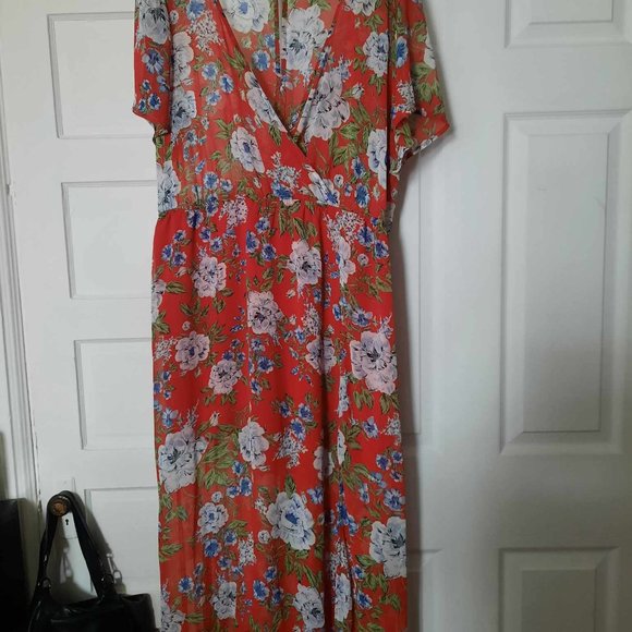 Beautiful floral forever21 dress - Picture 2 of 4